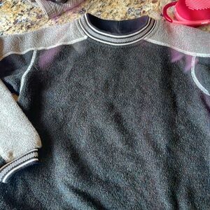 Like new. Worn maybe twice. Kuhl size medium fleece pullover